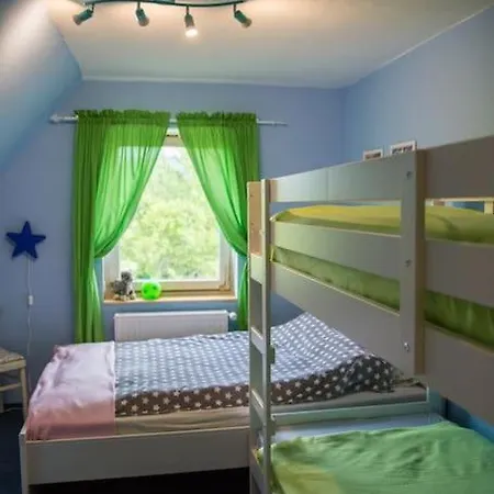 Semesterbostad Dom Sielski W Gorach Stolowych