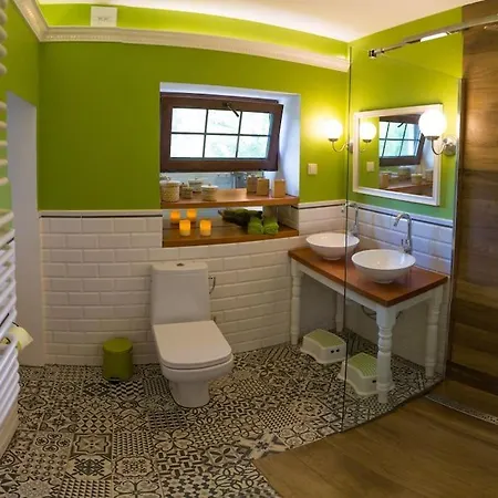 Semesterbostad Dom Sielski W Gorach Stolowych *