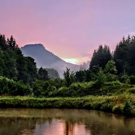 Semesterbostad Dom Sielski W Gorach Stolowych *