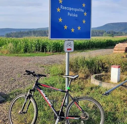 Dom Sielski W Gorach Stolowych Nyaraló Radków