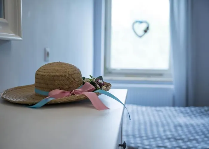 Dom Sielski W Gorach Stolowych Nyaraló Radków